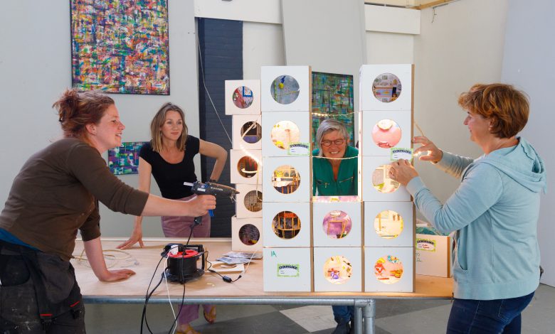 Photo of Miniatuurhuis van Stoereloer verbindt ouderen en kinderen