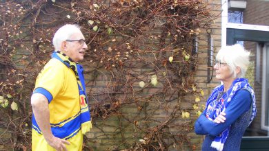 Photo of Fans Franci (68) en Andries (75) over de aankomende derby