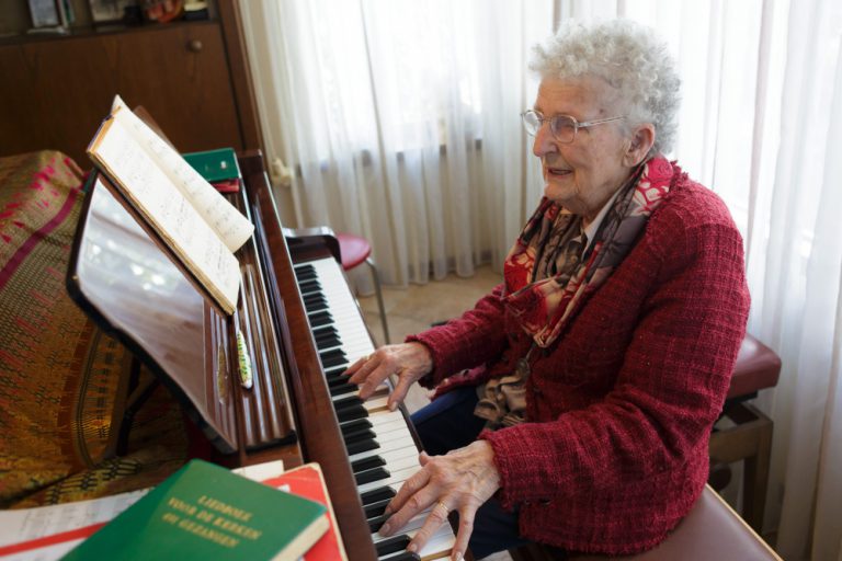Daar zit muziek in - Griet Talsma Calsbeek - Seniorenkrant